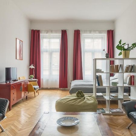 Bright & Spacious Loft With Basilica View Budapest Exterior photo