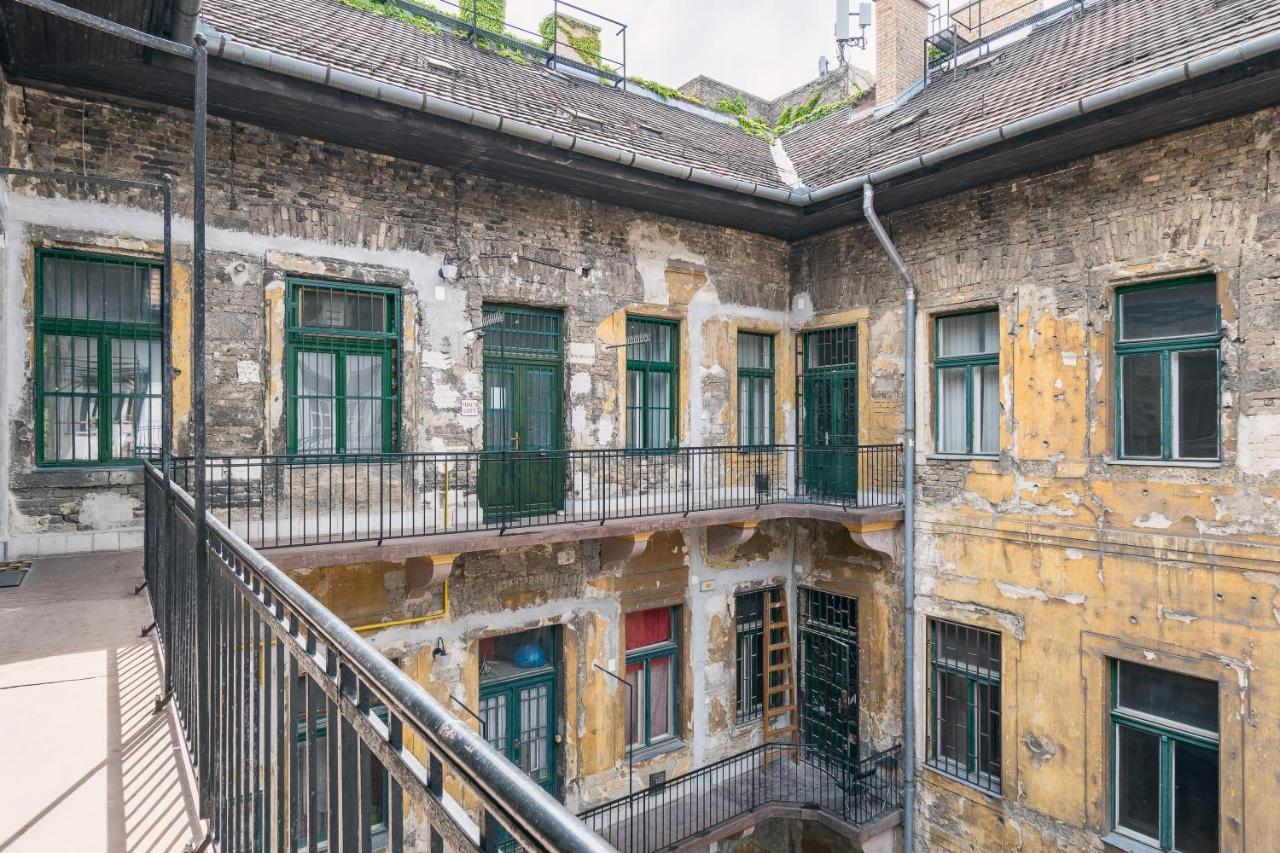 Bright & Spacious Loft With Basilica View Budapest Exterior photo
